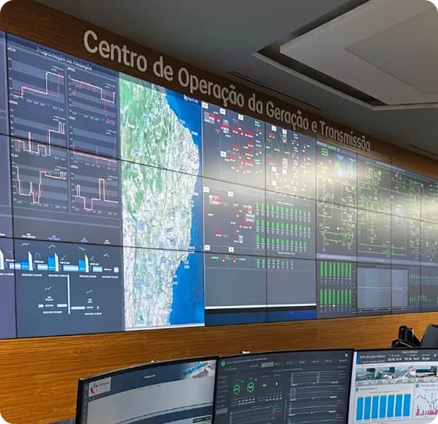 Dashboard de monitoramento industrial mostrando métricas em tempo real